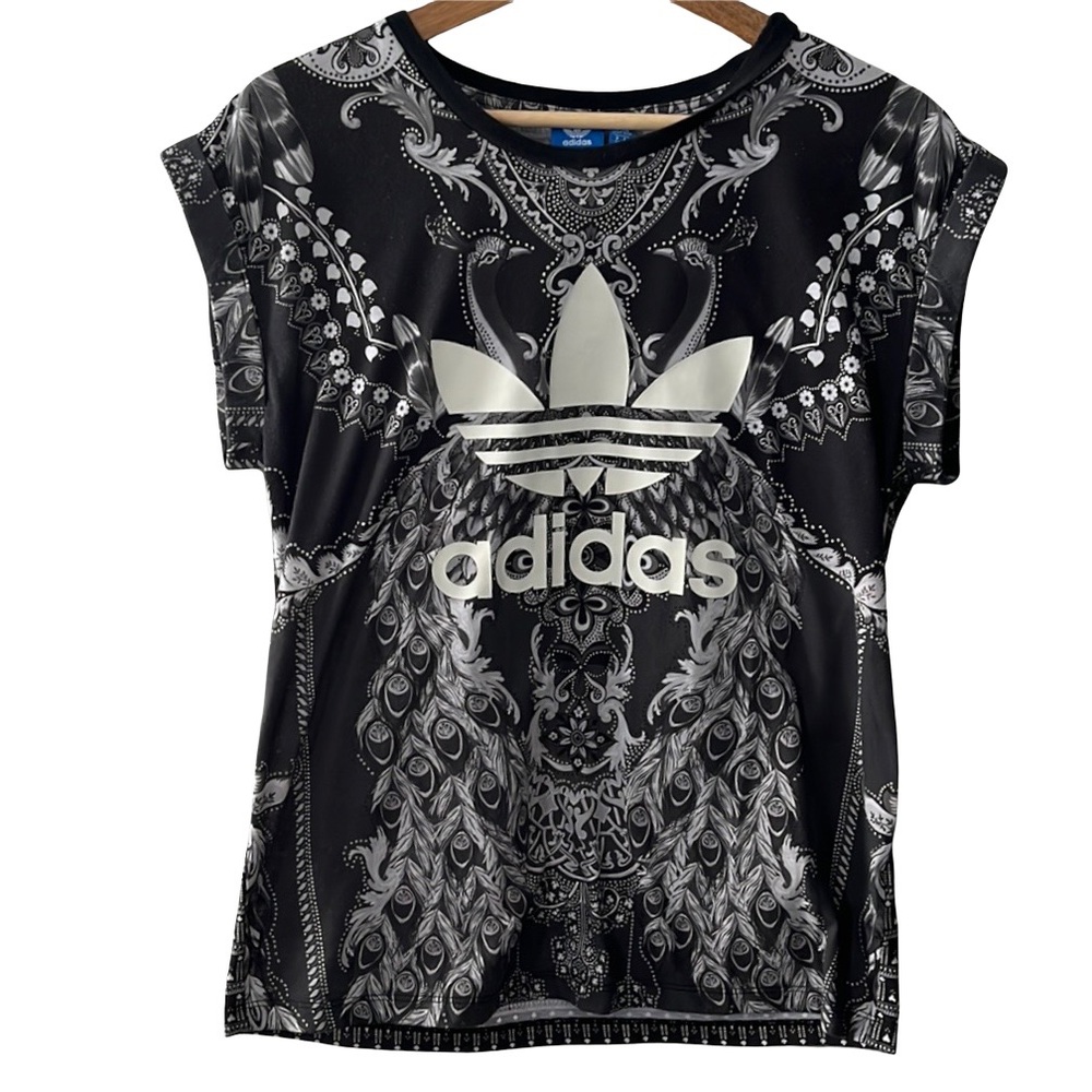 Adidas logo t-shirt